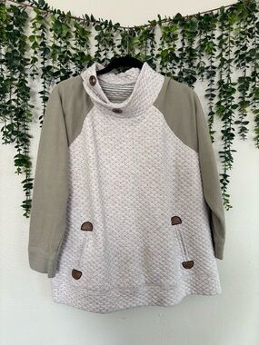 (XXL fits like XL) Maurices Quilted Cowl Neck Pullover - Light Gray & Olive